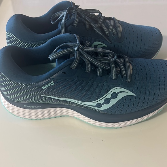 Saucony Women's Blue Athletic Shoes - Picture 1 of 8